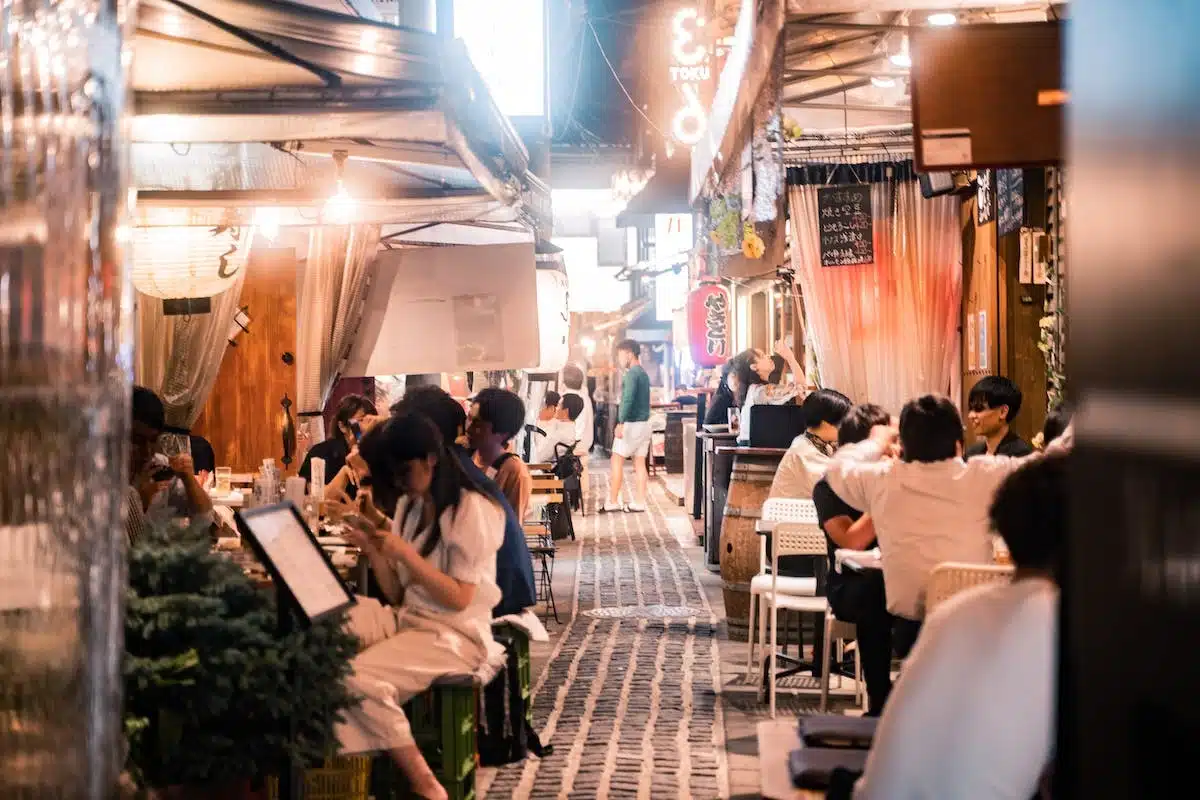 restaurant nocturne