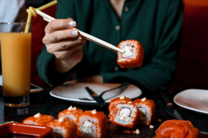 Quelle différence entre un bon service client et un service exceptionnel dans un restaurant sushi ?